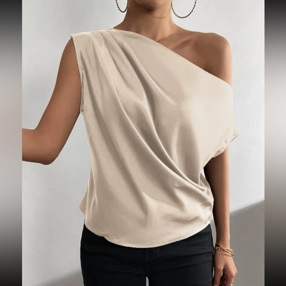 Ruched asymmetrical neck blouse - Picture 16 of 16